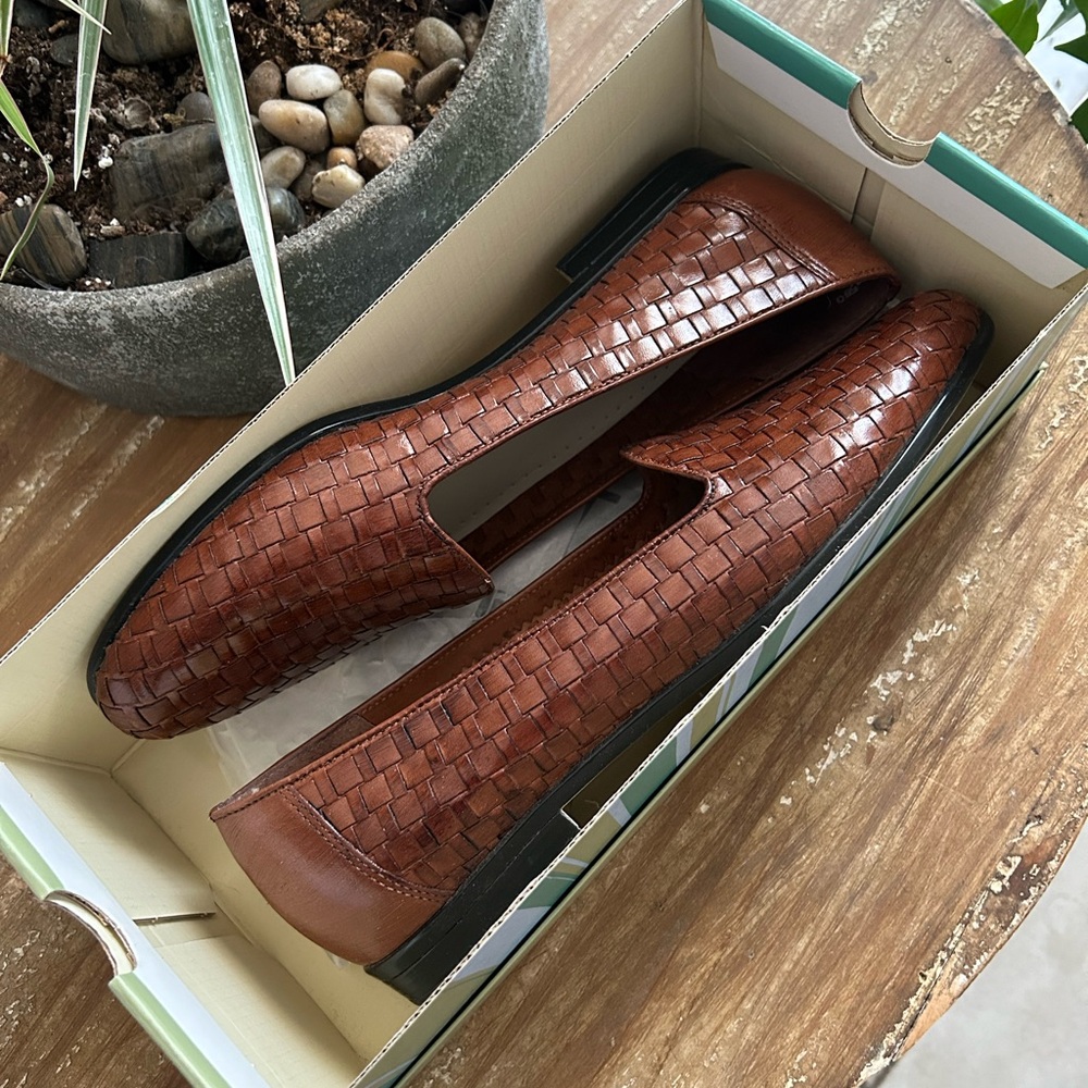 Trotters leather flats.